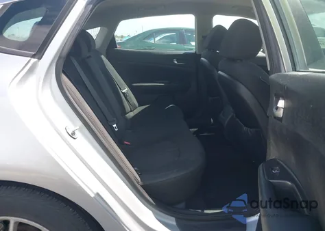 2017 Kia Optima Lx z USA, uszkodzony, nr VIN 5XXGT4L30HG149232